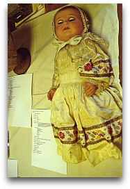 Doll sent by French girl to an American girl